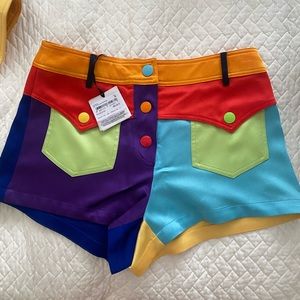 Beautiful Moschino shorts with tags!